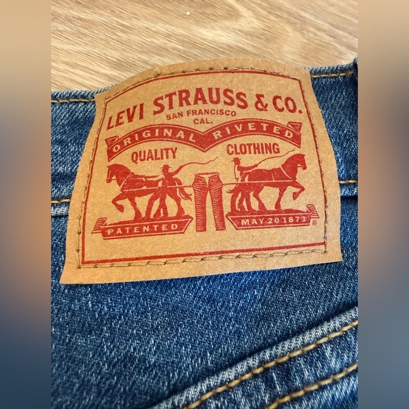 NWOT Levi’s Women’s Ribcage Straight Ankle Jeans - Size 30 - Picture 4 of 7